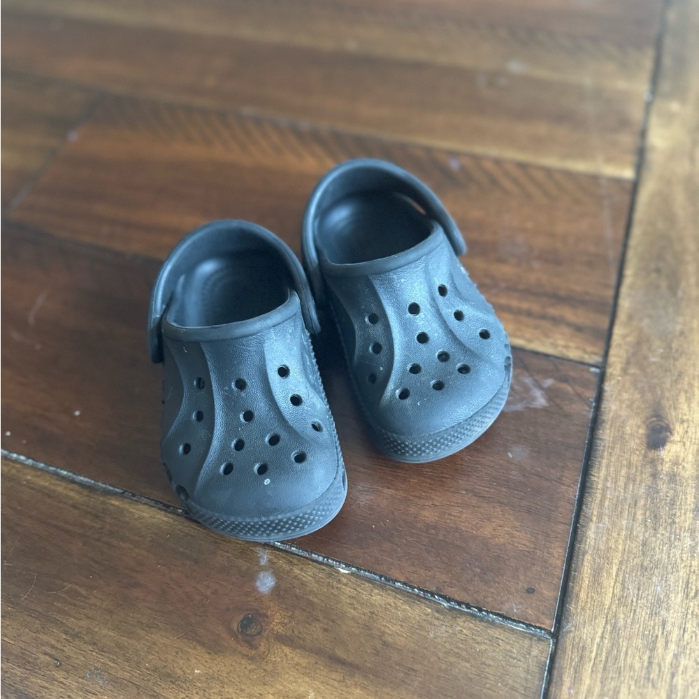CROCS Black Shoes with Perforated Design